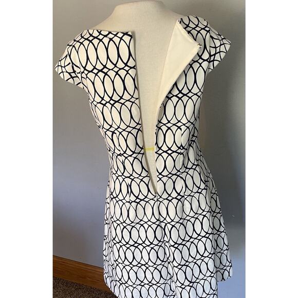 VTG Lilly Pulitzer Brielle Dress Sz MED Tickle The Ivories Print Classic Comfort - Picture 6 of 16